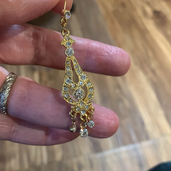 Beautiful sparkly earrings - Picture 4 of 4